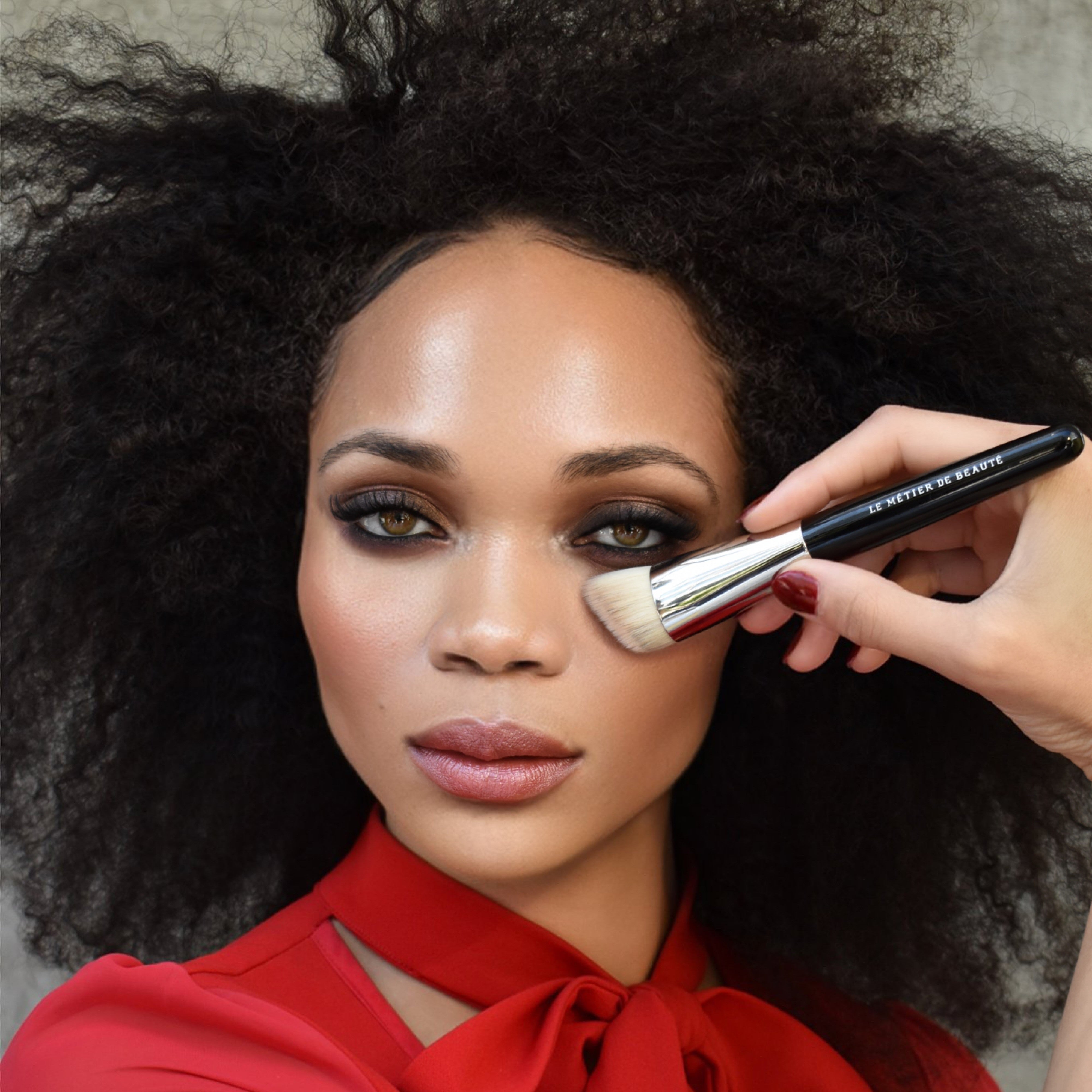 Peau Vierge Foundation Brush